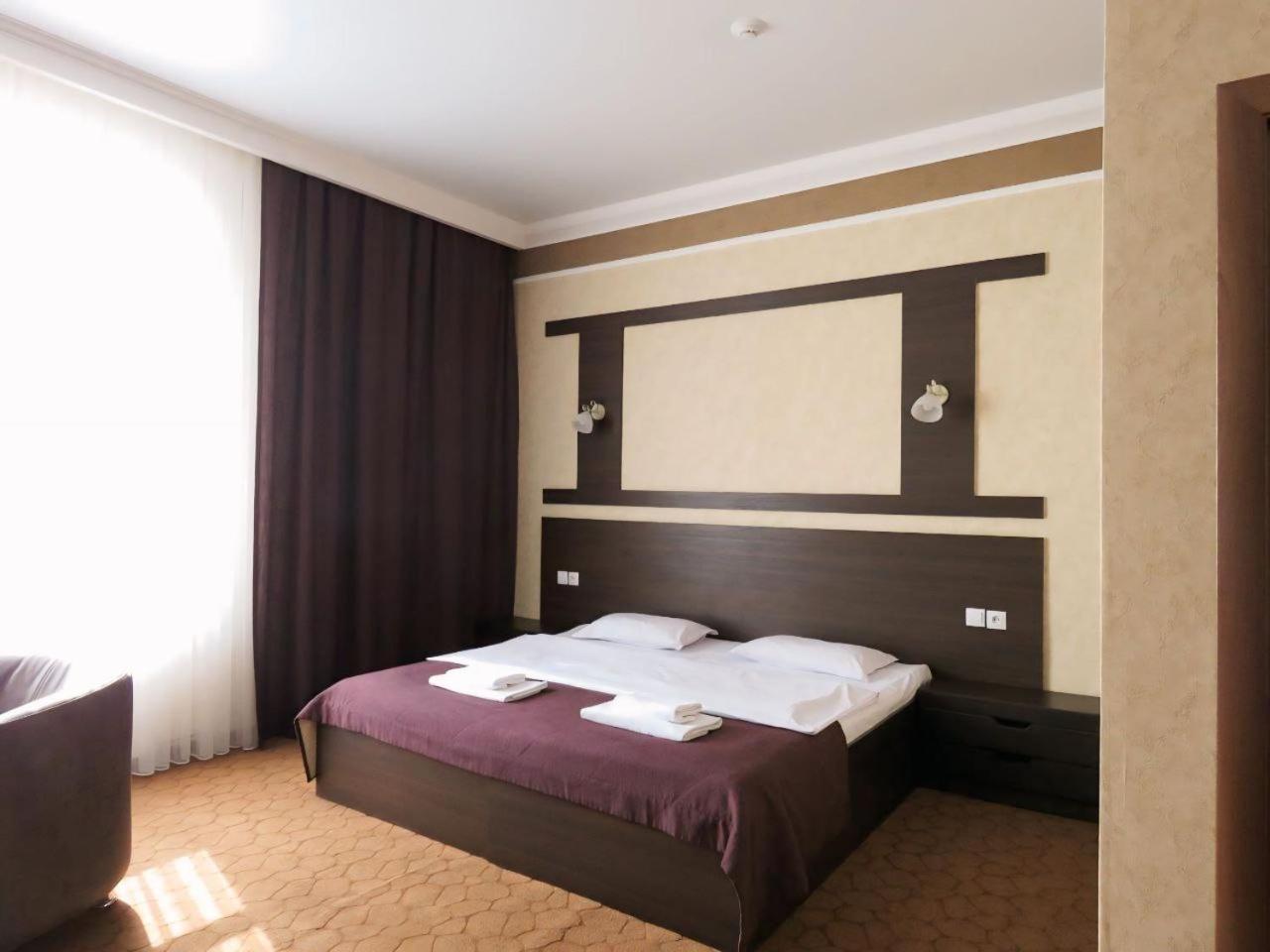 Pride Hotel Taras Exterior foto